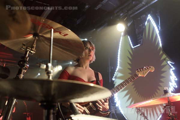 THE JOY FORMIDABLE - 2013-02-12 - PARIS - La Maroquinerie - Rhiannon Bryan